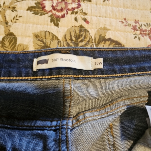 Levi's Bootcut - Picture 3 of 4